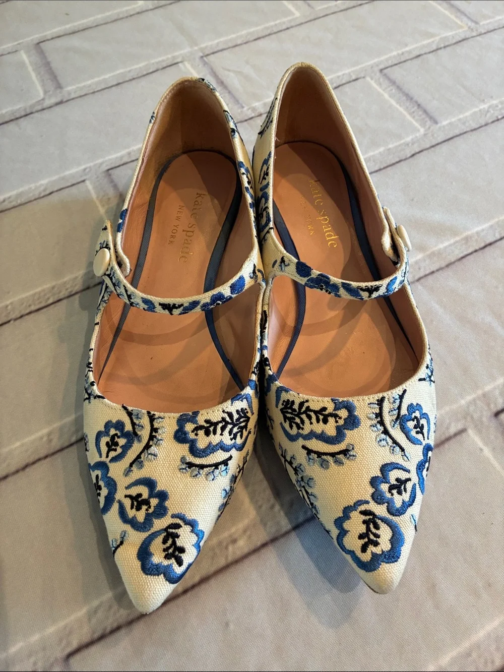 🎉NEW LISTING!🎉kate spade Cream and Blue Floral Mary Jane Flats